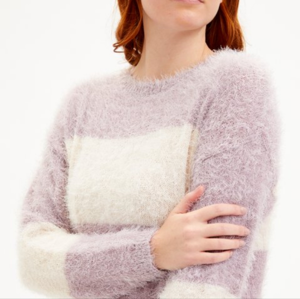 $15 Or 2 For $20 New super soft Lilac & White Stripe Feather Yarn Sweater